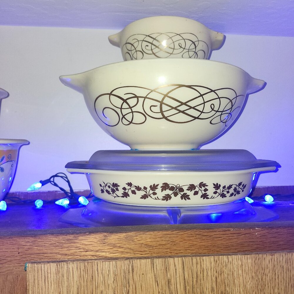 Golden Pyrex 444, 441, divided dish